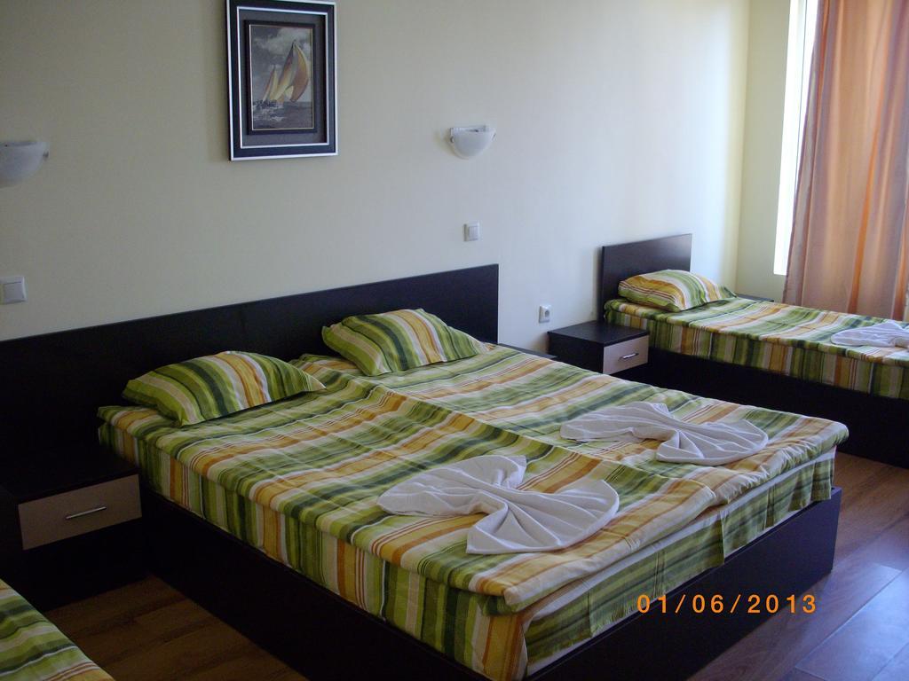 Семеен Хотел Атива - Family Hotel Ativa ロゼネッツ エクステリア 写真